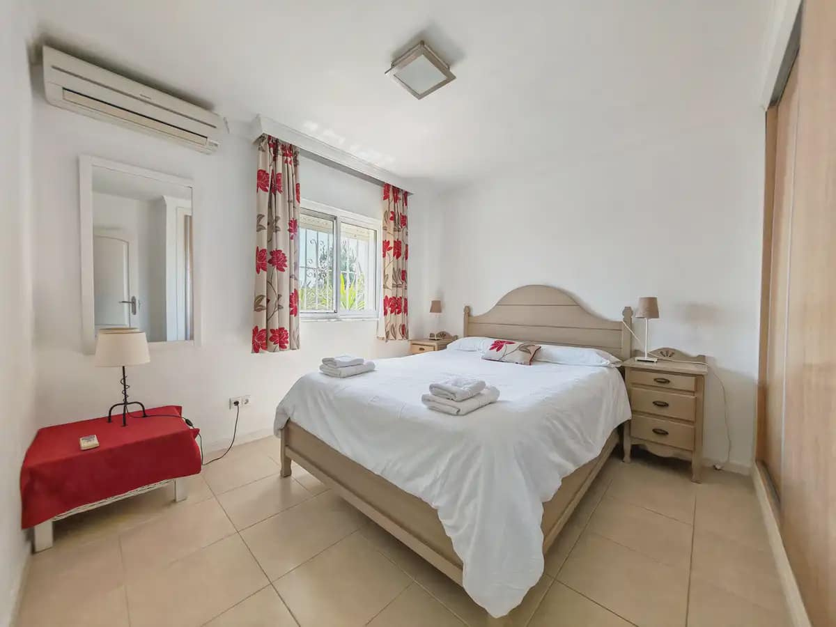 4 bedroom Villa for sale in Mijas with pool garage - € 1,195,000 (Ref: 9892601)