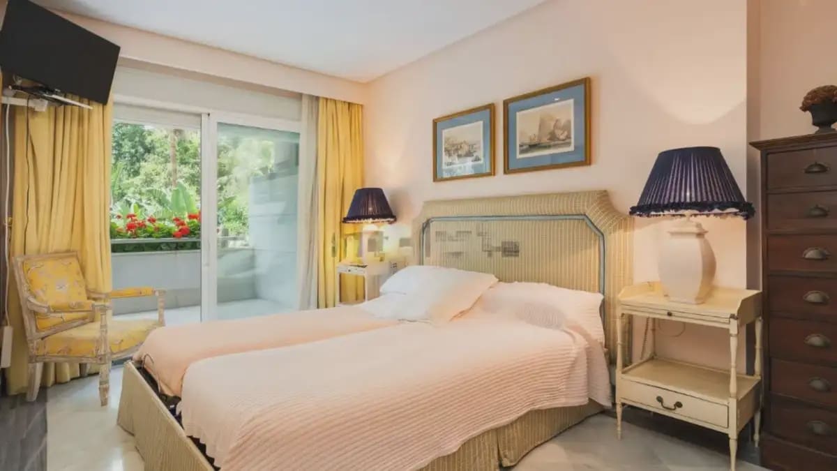 2 slaapkamer Appartement te koop in Marbella met zwembad garage - € 1.065.000 (Ref: 9892602)