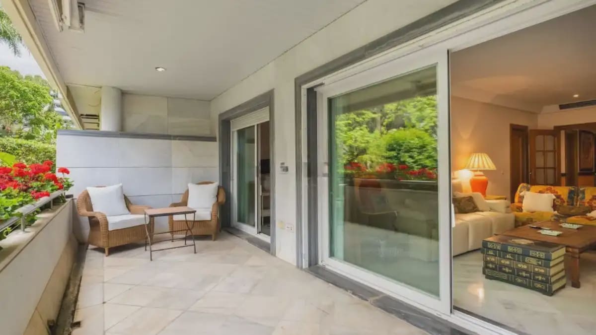 2 slaapkamer Appartement te koop in Marbella met zwembad garage - € 1.065.000 (Ref: 9892602)