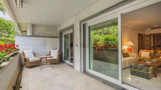 2 quarto Apartamento para venda em Aloha Golf, Marbella com piscina garagem - 1 065 000 € (Ref: 9892602)