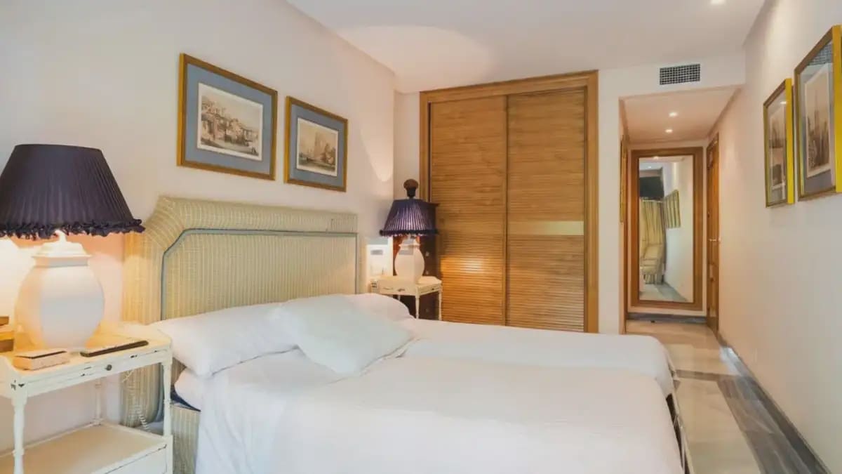 2 slaapkamer Appartement te koop in Marbella met zwembad garage - € 1.065.000 (Ref: 9892602)