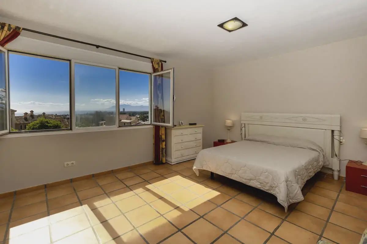 3 sypialnia Willa na sprzedaż w Marbella z garażem - 885 500 € (Ref: 9892604)
