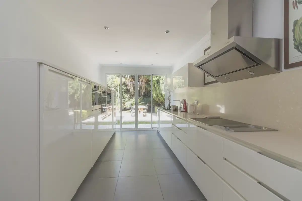5 bedroom Villa for sale in Marbella with pool garage - € 5,000,000 (Ref: 9894725)