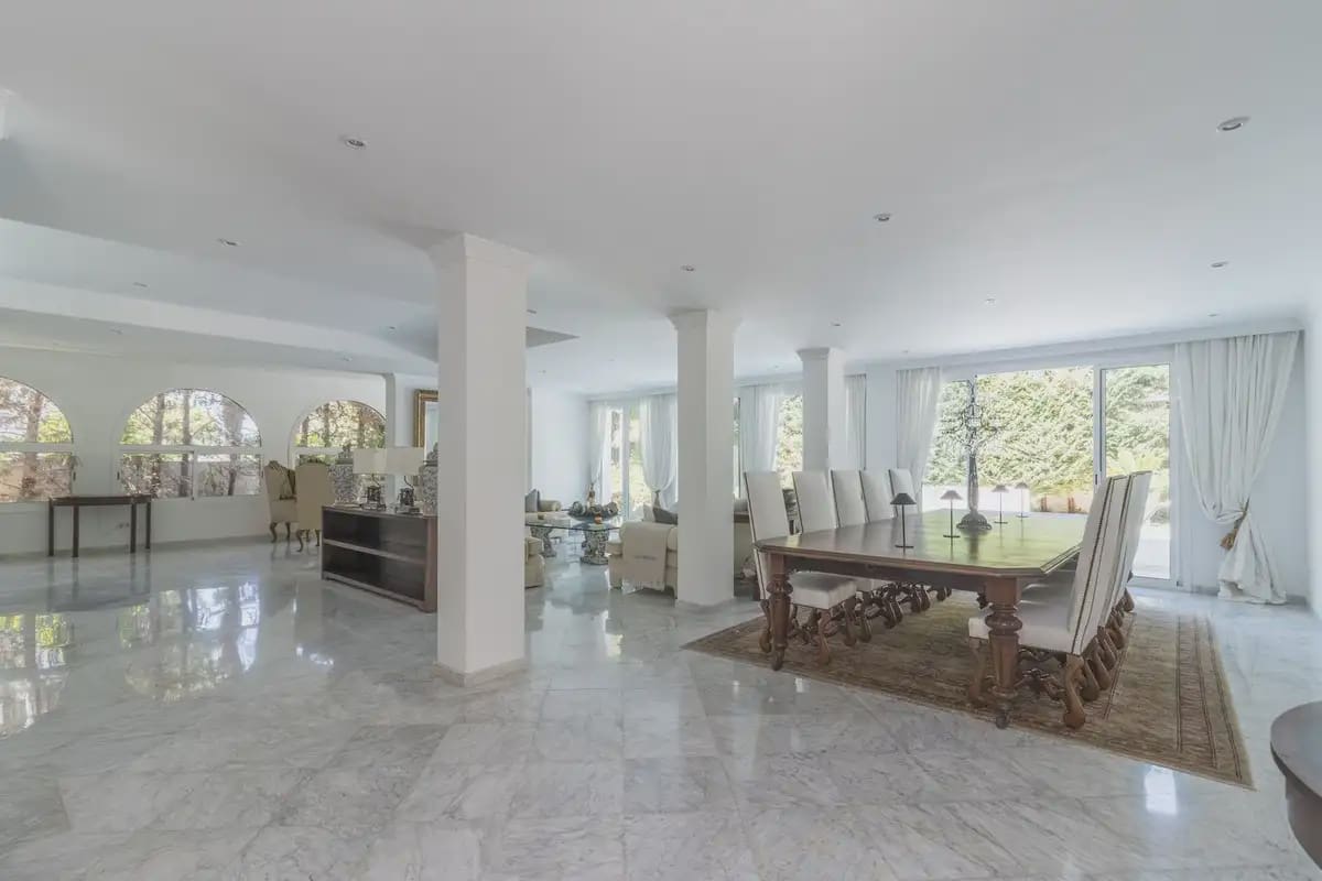 5 bedroom Villa for sale in Marbella with pool garage - € 5,000,000 (Ref: 9894725)
