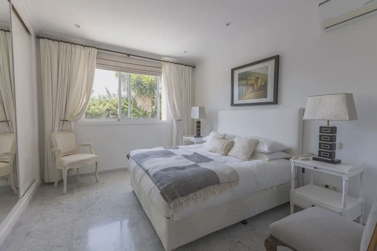 5 bedroom Villa for sale in Marbella with pool garage - € 5,000,000 (Ref: 9894725)