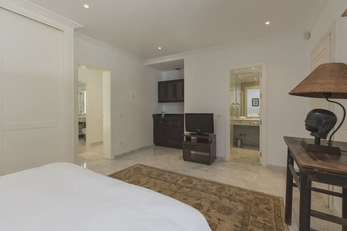 5 bedroom Villa for sale in Marbella with pool garage - € 5,000,000 (Ref: 9894725)