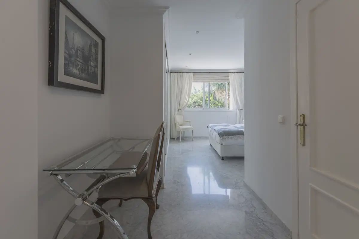 5 bedroom Villa for sale in Marbella with pool garage - € 5,000,000 (Ref: 9894725)