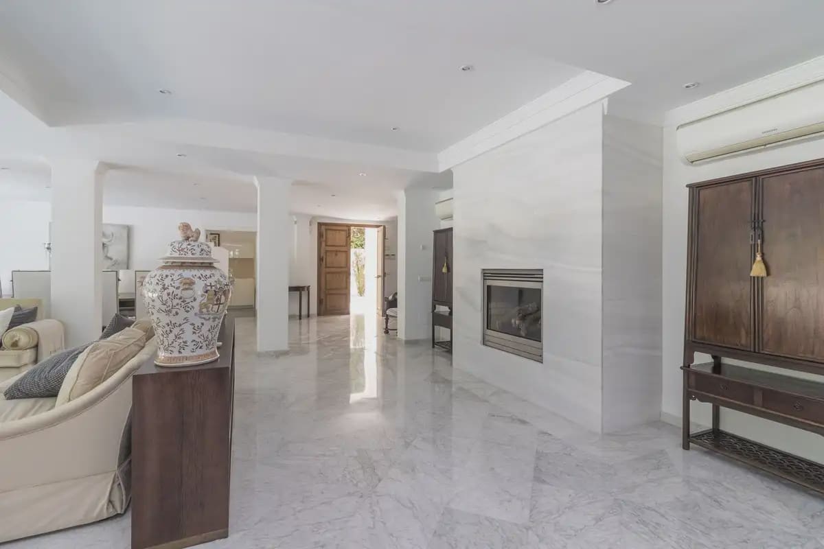 5 bedroom Villa for sale in Marbella with pool garage - € 5,000,000 (Ref: 9894725)