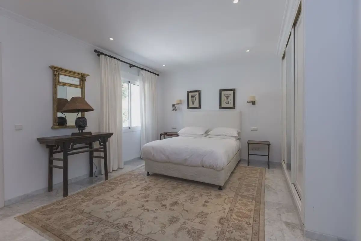5 bedroom Villa for sale in Marbella with pool garage - € 5,000,000 (Ref: 9894725)