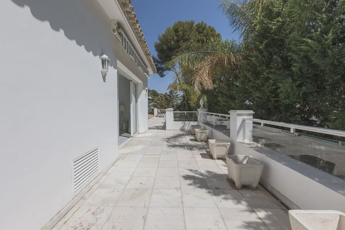 5 bedroom Villa for sale in Marbella with pool garage - € 5,000,000 (Ref: 9894725)