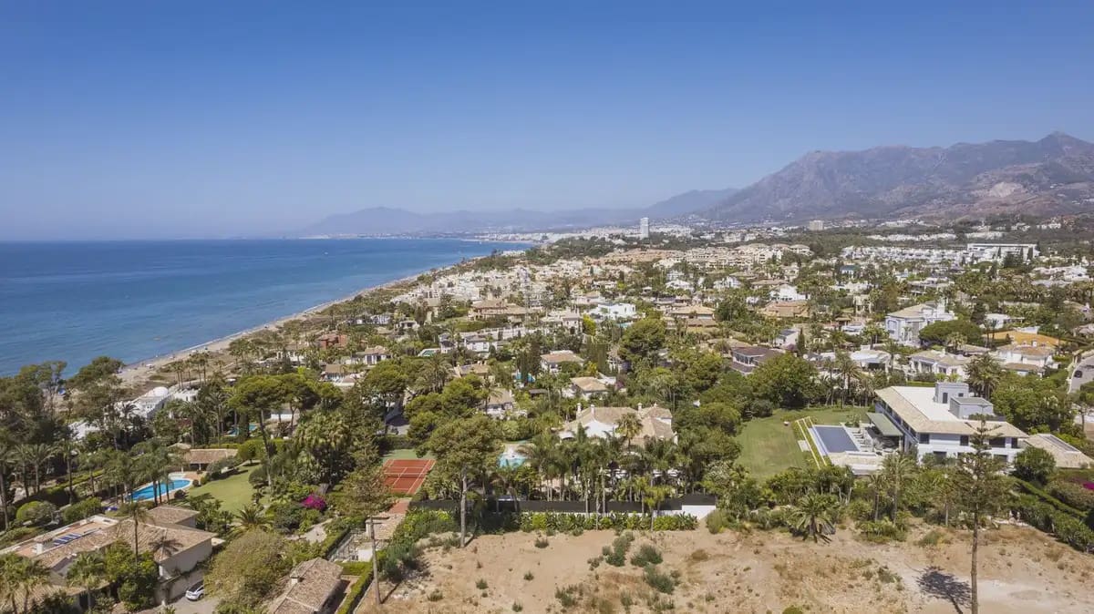 5 bedroom Villa for sale in Marbella with pool garage - € 5,000,000 (Ref: 9894725)