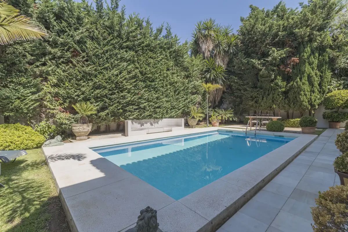 5 bedroom Villa for sale in Marbella with pool garage - € 5,000,000 (Ref: 9894725)
