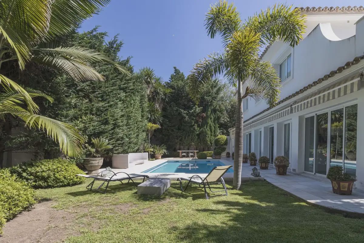 5 bedroom Villa for sale in Marbella with pool garage - € 5,000,000 (Ref: 9894725)