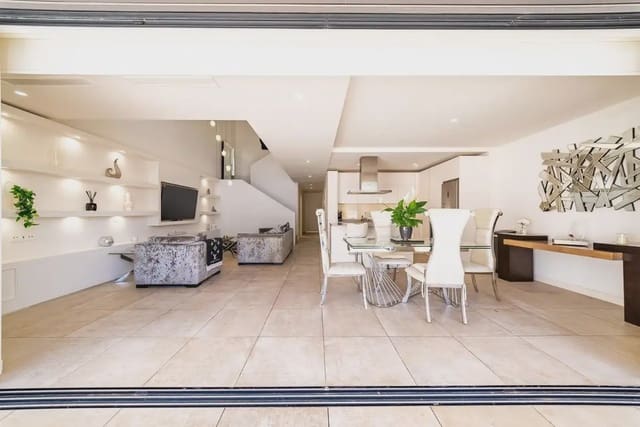 4 Zimmer Haus zu verkaufen in La Cala de Mijas, Mijas mit Pool Garage - 925.000 € (Ref: 9894726)