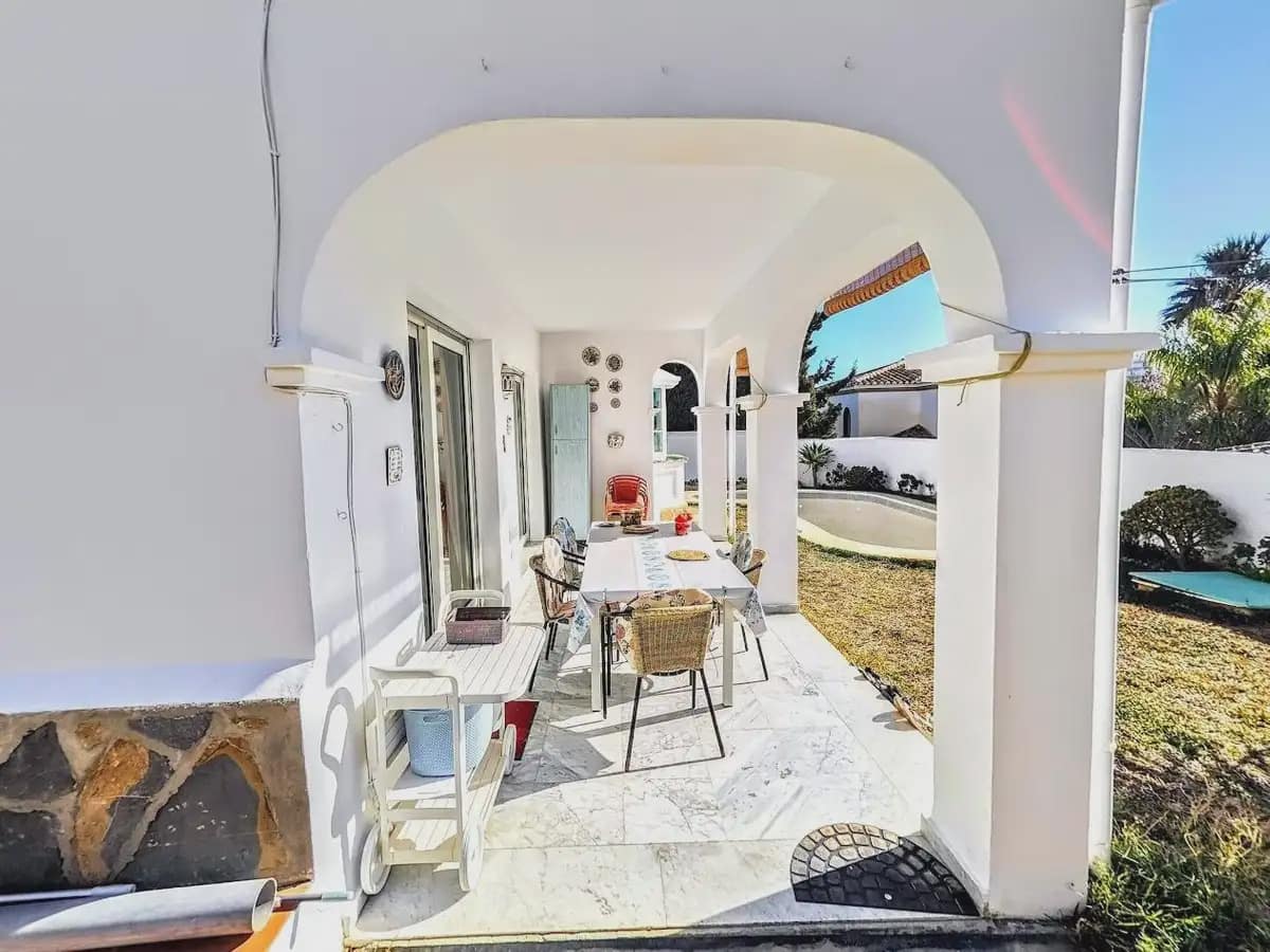 4 bedroom Villa for sale in Benalmadena with pool garage - € 890,000 (Ref: 9894728)
