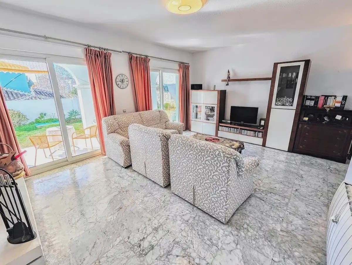 4 bedroom Villa for sale in Benalmadena with pool garage - € 890,000 (Ref: 9894728)