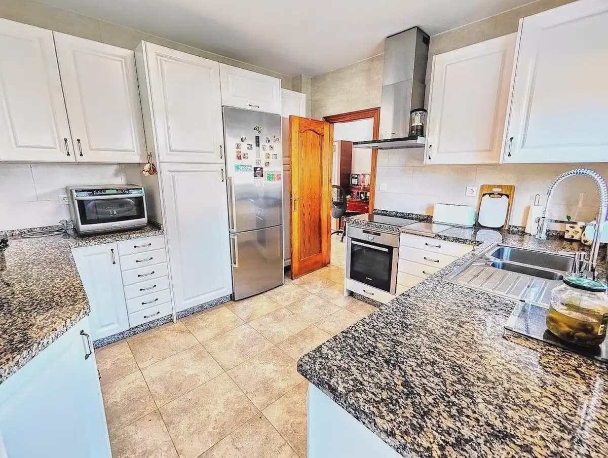4 bedroom Villa for sale in Benalmadena with pool garage - € 890,000 (Ref: 9894728)