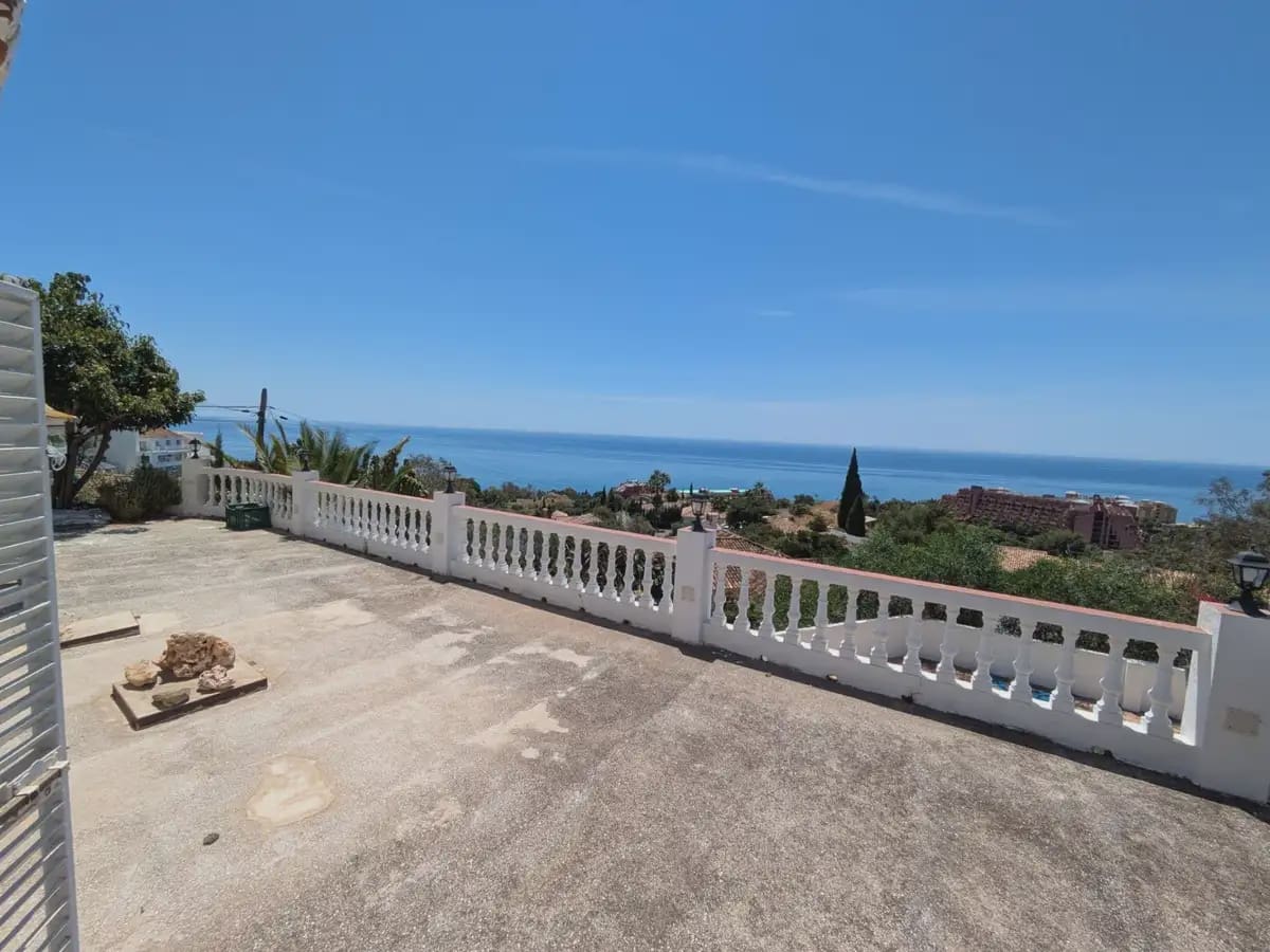 3 bedroom Villa for sale in Benalmadena with pool garage - € 979,000 (Ref: 9894730)