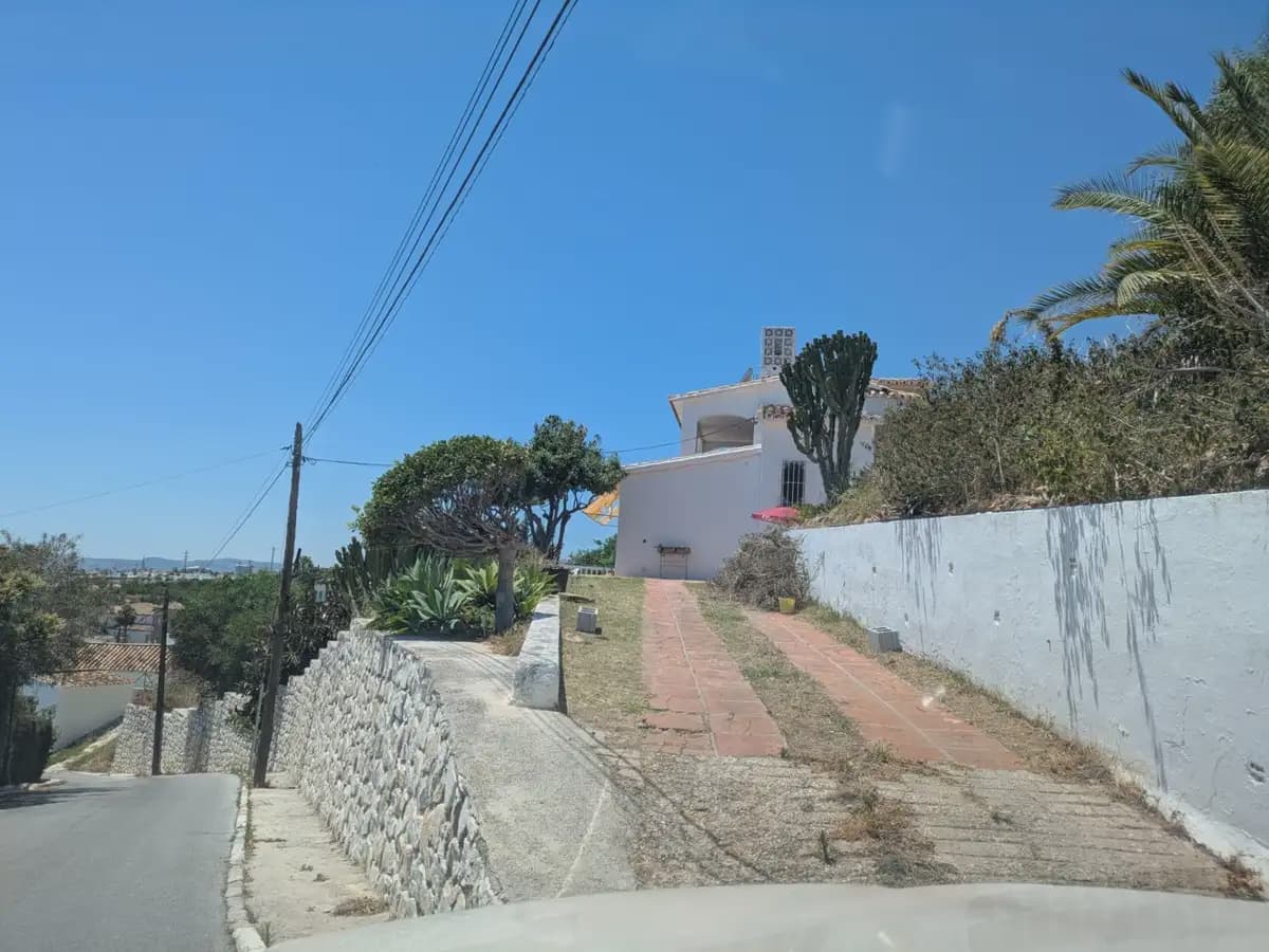 3 bedroom Villa for sale in Benalmadena with pool garage - € 979,000 (Ref: 9894730)
