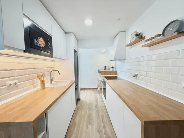 Apartamento de 2 habitaciones en Arroyo de la Miel, Benalmádena en venta con piscina garaje - 325.000 € (Ref: 9894731)