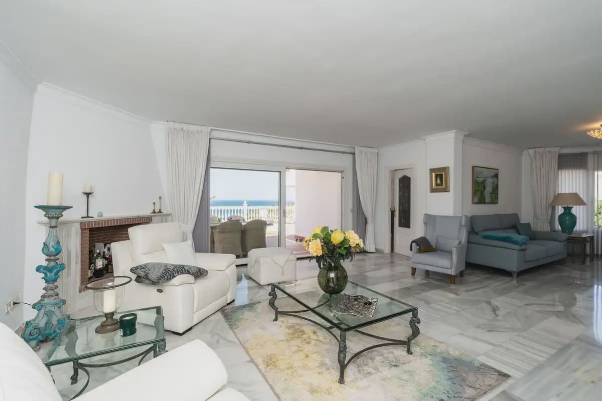 Chalet de 4 habitaciones en Mijas en venta con piscina garaje - 1.495.000 € (Ref: 9896883)