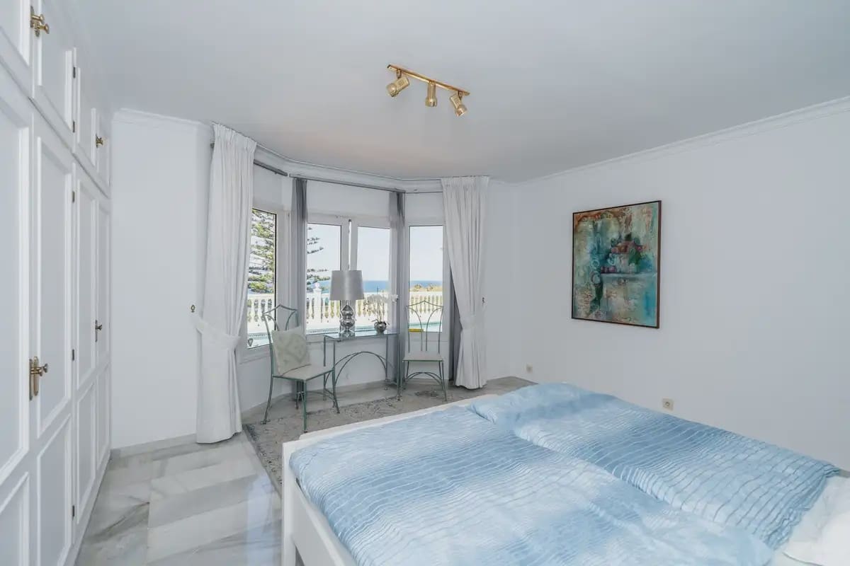 Chalet de 4 habitaciones en Mijas en venta con piscina garaje - 1.495.000 € (Ref: 9896883)