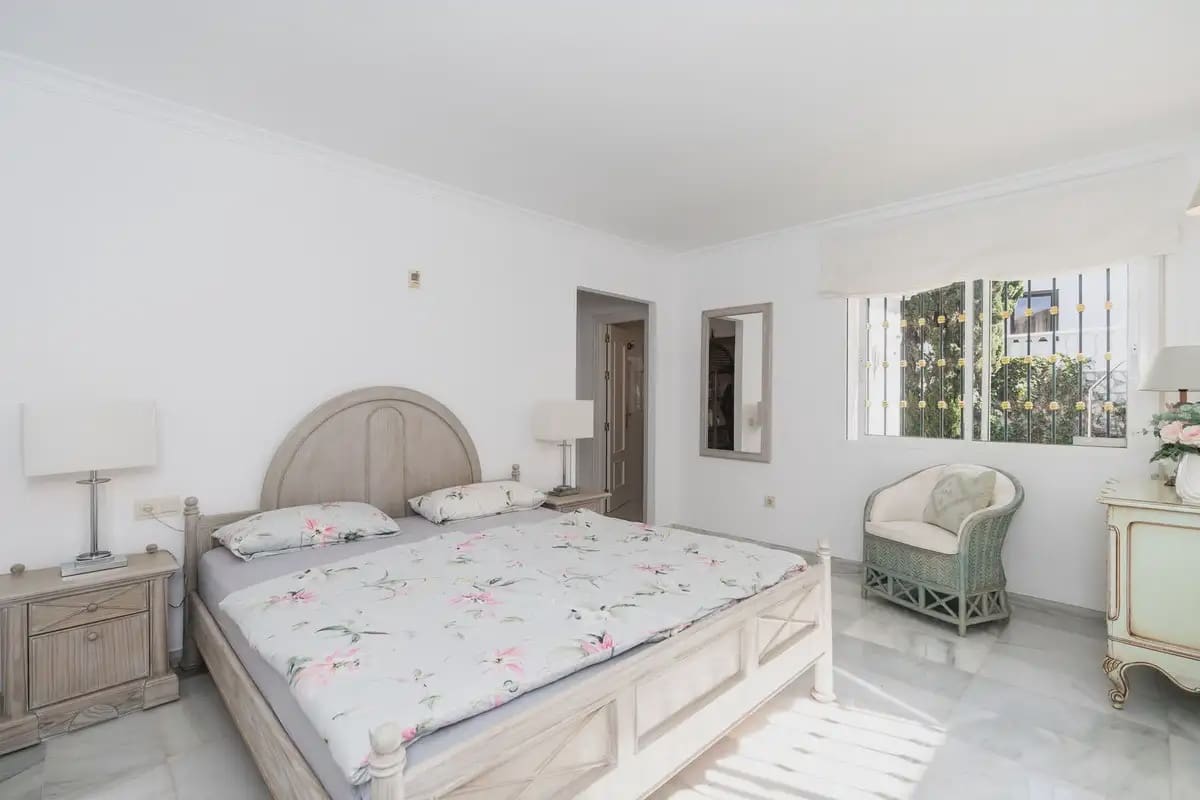 Chalet de 4 habitaciones en Mijas en venta con piscina garaje - 1.495.000 € (Ref: 9896883)