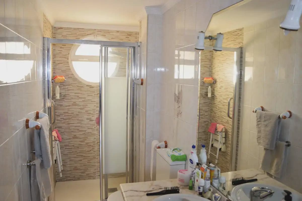 4 soveværelse Strandlejlighed til salg i Fuengirola - € 450.000 (Ref: 9896884)