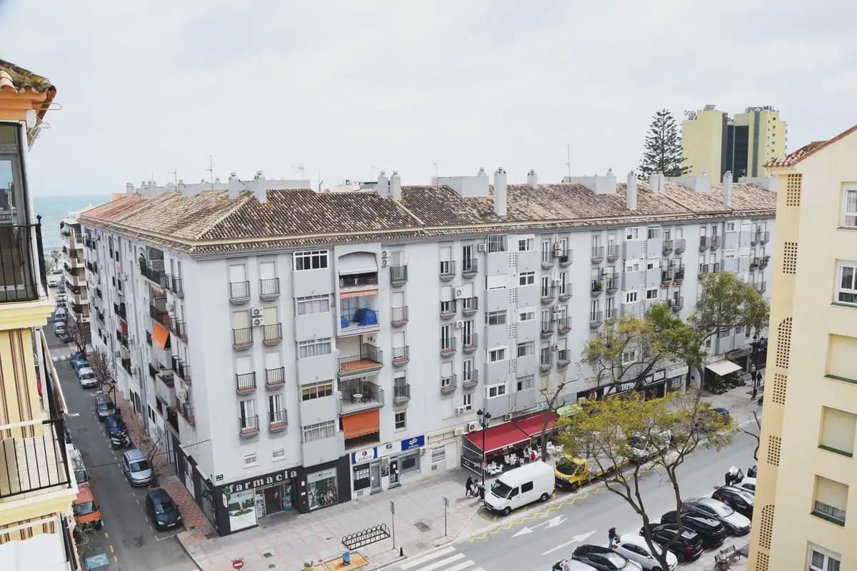 4 soveværelse Strandlejlighed til salg i Fuengirola - € 450.000 (Ref: 9896884)