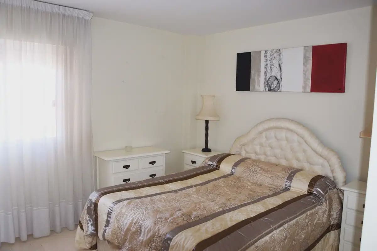 2 slaapkamer Strandappartement te koop in Fuengirola - € 425.000 (Ref: 9896885)