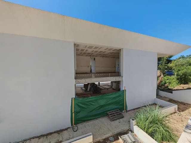 6 bedroom Villa for sale in Hacienda Las Chapas, Marbella - € 4,400,000 (Ref: 9896886)