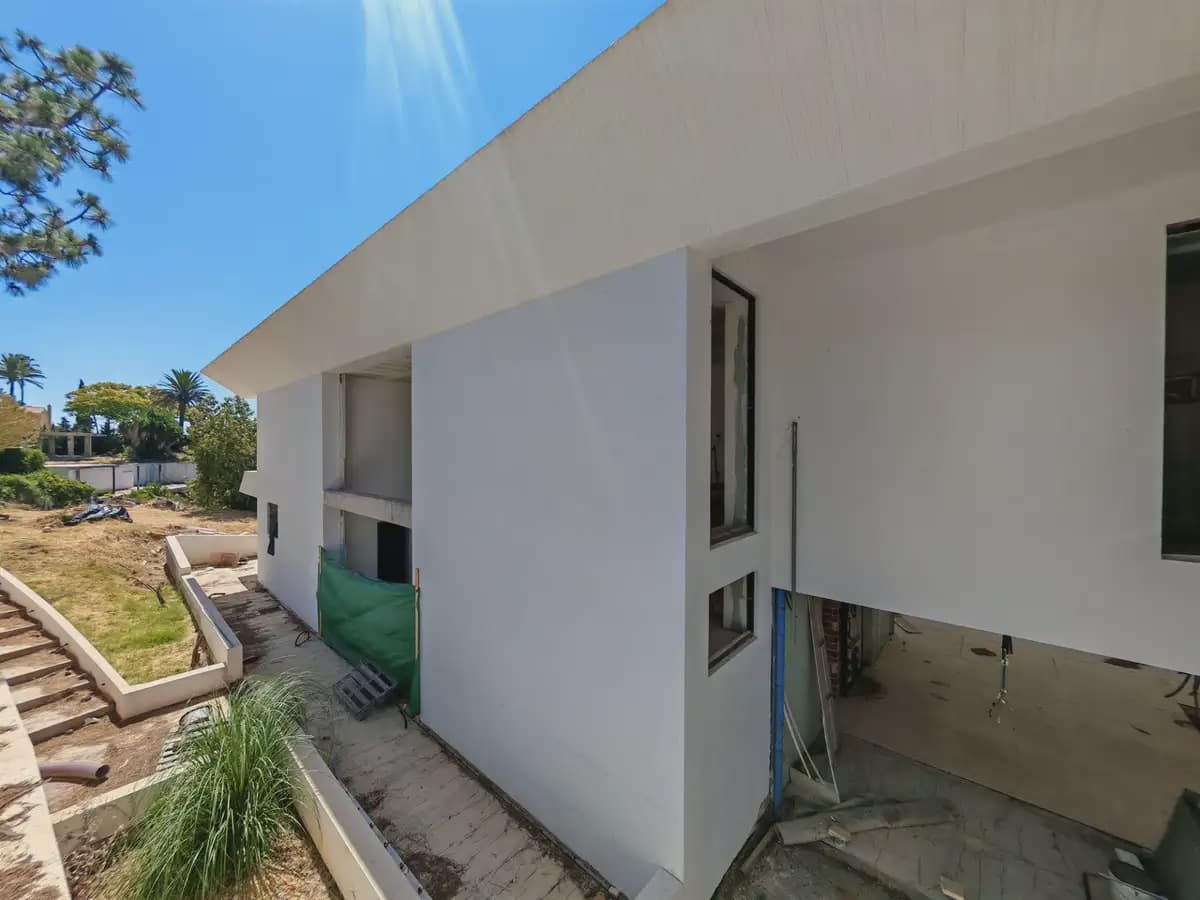 6 bedroom Villa for sale in Marbella - € 4,400,000 (Ref: 9896886)