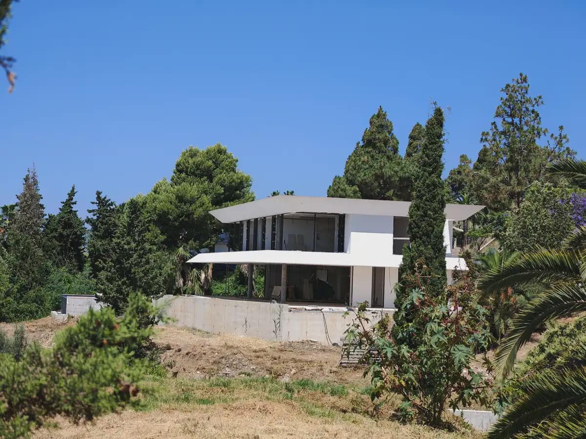6 bedroom Villa for sale in Marbella - € 4,400,000 (Ref: 9896886)