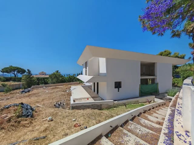 6 bedroom Villa for sale in Hacienda Las Chapas, Marbella - € 4,400,000 (Ref: 9896886)