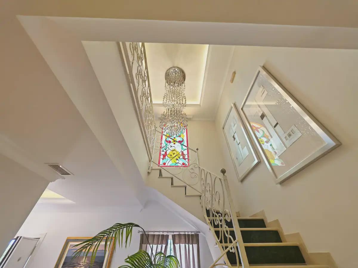 4 soveværelse Villa til salg i Marbella med swimmingpool garage - € 2.250.000 (Ref: 9899680)