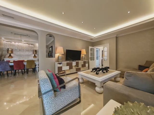 4 Zimmer Villa zu verkaufen in Elviria, Marbella mit Pool Garage - 2.250.000 € (Ref: 9899680)
