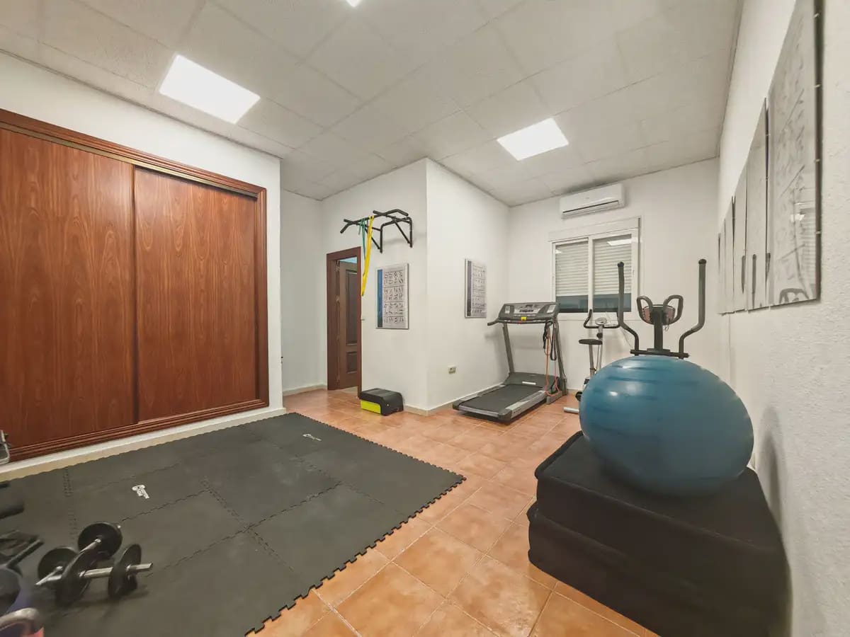 4 soveværelse Villa til salg i Marbella med swimmingpool garage - € 2.250.000 (Ref: 9899680)