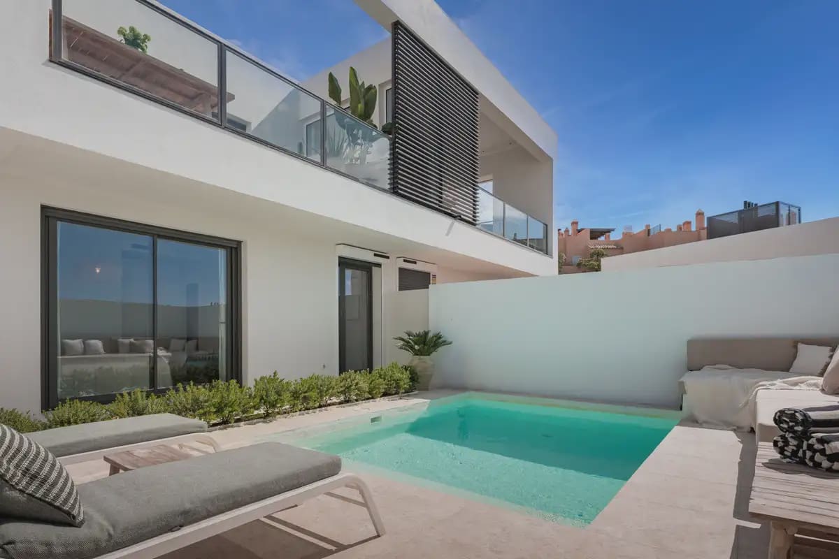 3 sypialnia Dom blizniak na sprzedaż w Mijas z basenem garażem - 850 000 € (Ref: 9908764)