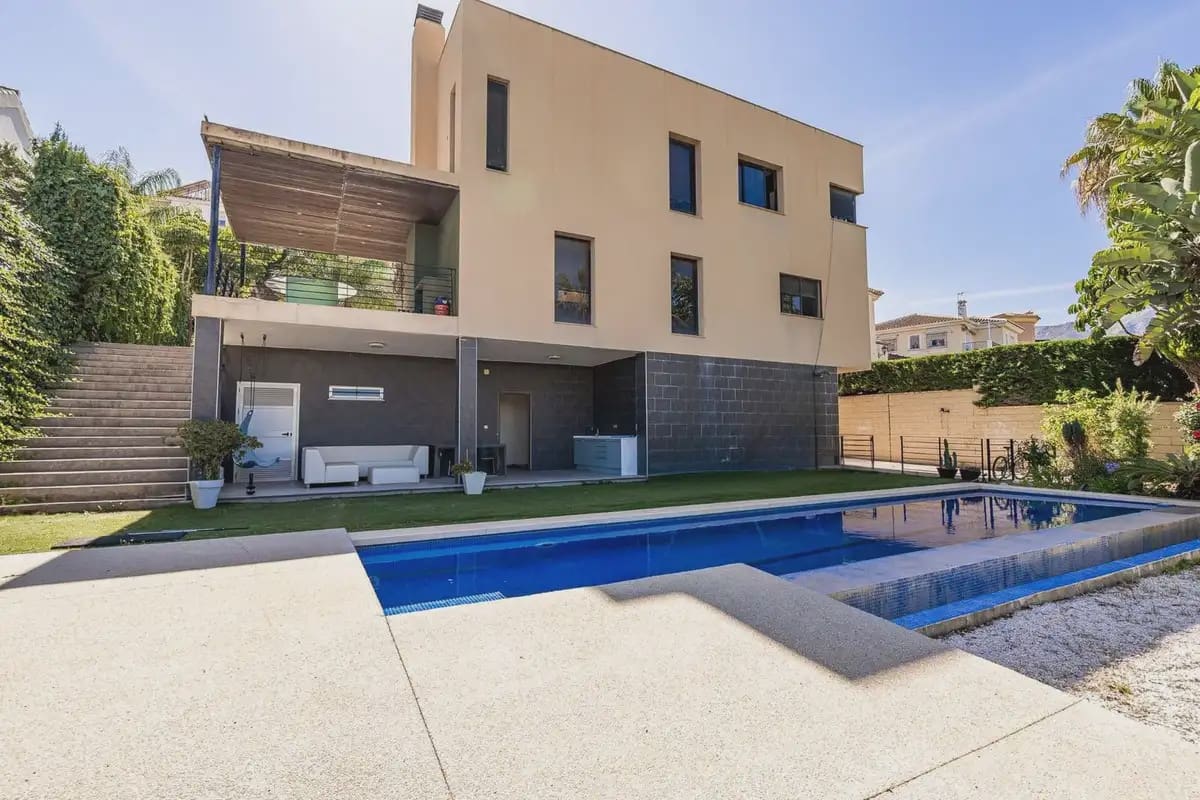 5 sovrum Villa till salu i Mijas med pool garage - 1 150 000 € (Ref: 9908768)
