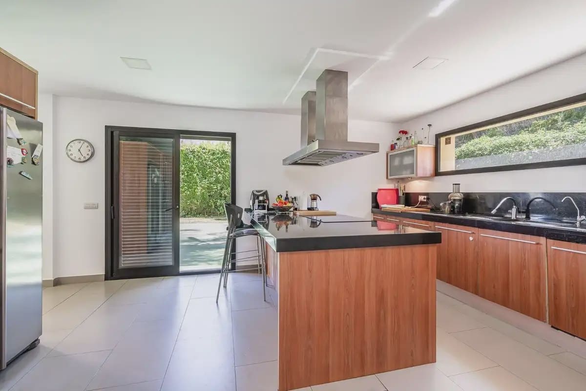 5 sovrum Villa till salu i Mijas med pool garage - 1 150 000 € (Ref: 9908768)