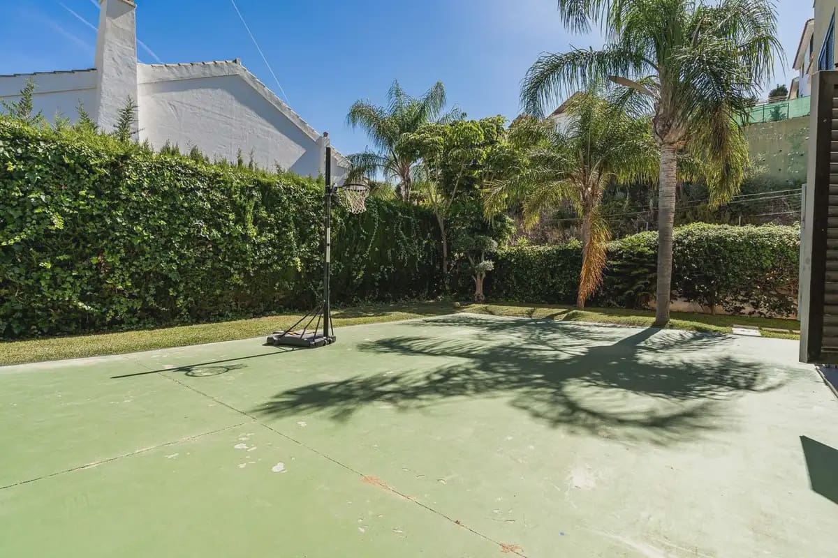 5 sovrum Villa till salu i Mijas med pool garage - 1 150 000 € (Ref: 9908768)