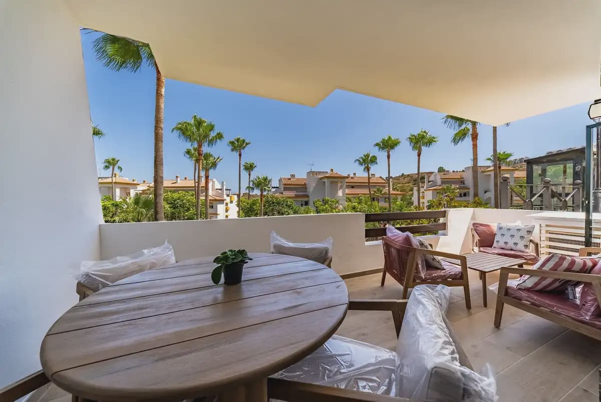 2 soverom Leilighet til salgs i Mijas med svømmebasseng garasje - € 315 000 (Ref: 9913397)