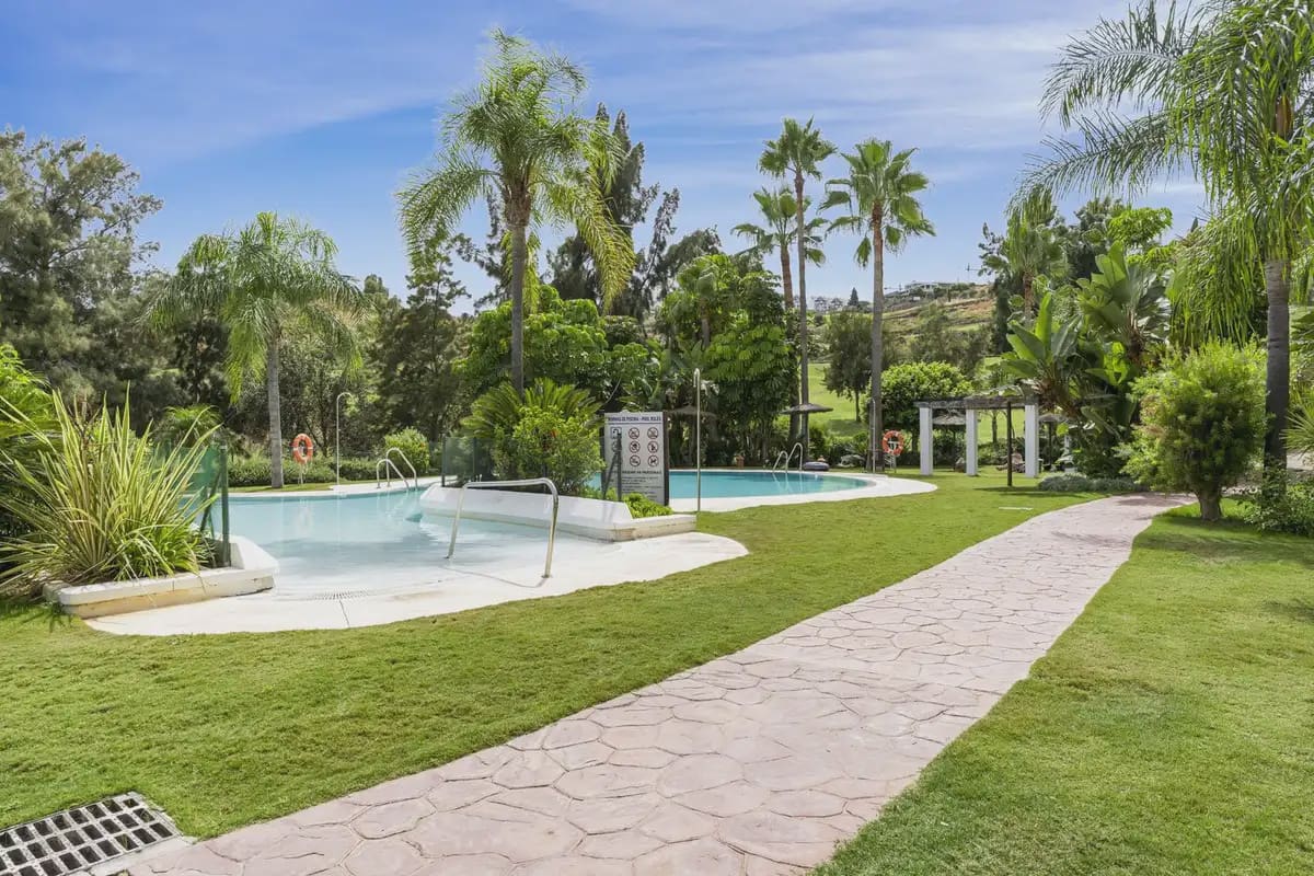 2 soverom Leilighet til salgs i Mijas med svømmebasseng garasje - € 315 000 (Ref: 9913397)