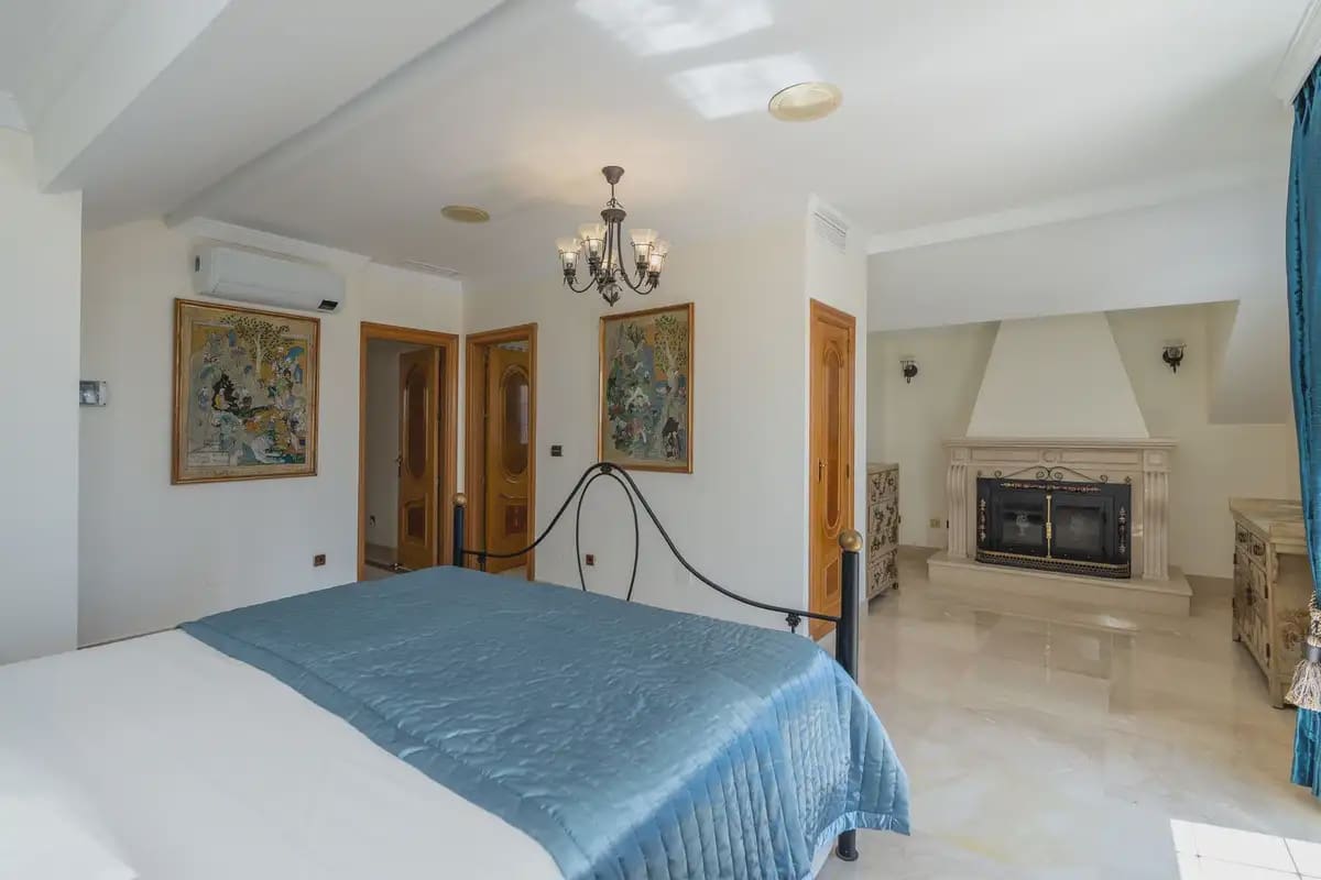 5 slaapkamer Penthouse te koop in Marbella met garage - € 1.599.000 (Ref: 9916122)