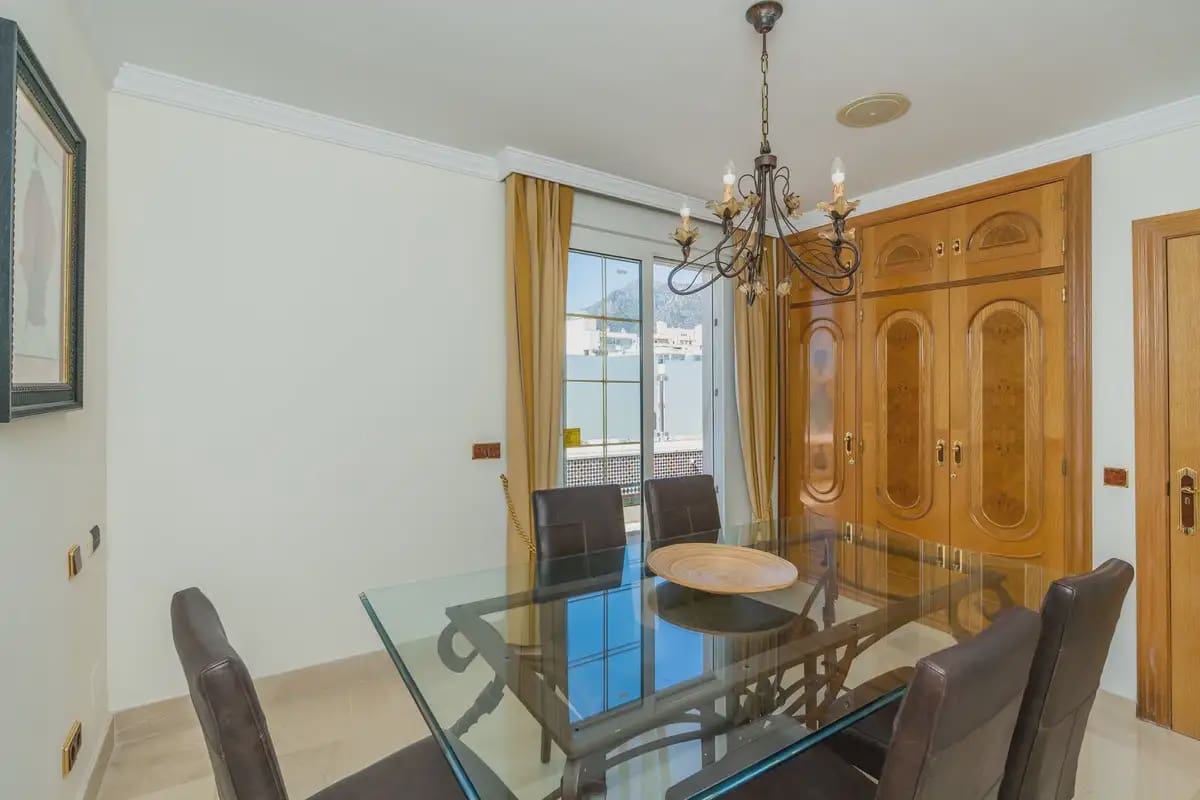 5 slaapkamer Penthouse te koop in Marbella met garage - € 1.599.000 (Ref: 9916122)