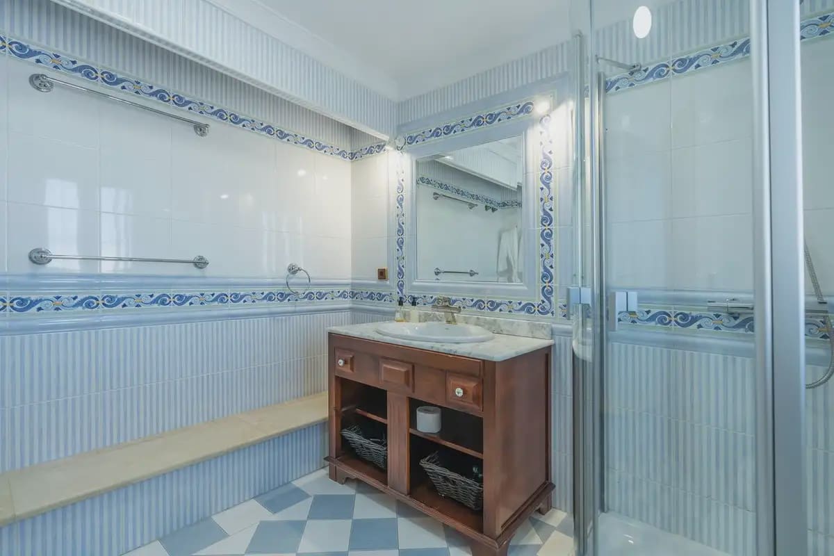 5 slaapkamer Penthouse te koop in Marbella met garage - € 1.599.000 (Ref: 9916122)