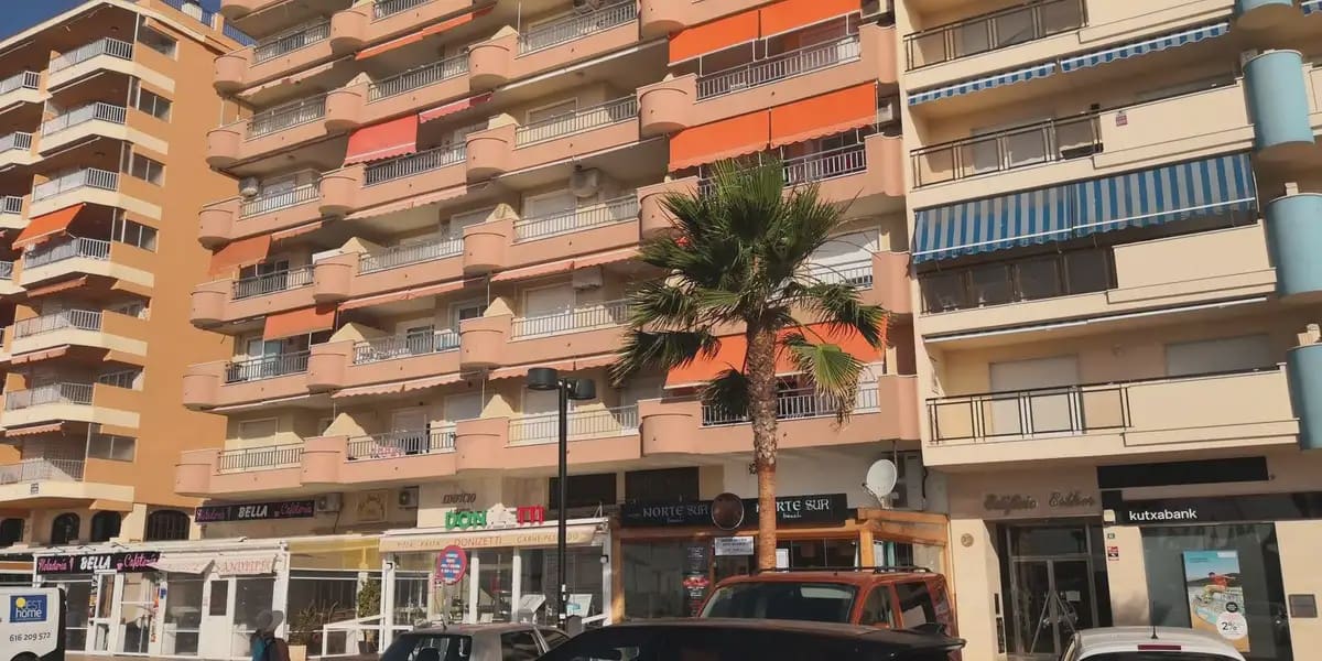 3 sypialnia Apartament przy plaży na sprzedaż w Fuengirola z garażem - 795 000 € (Ref: 9918736)