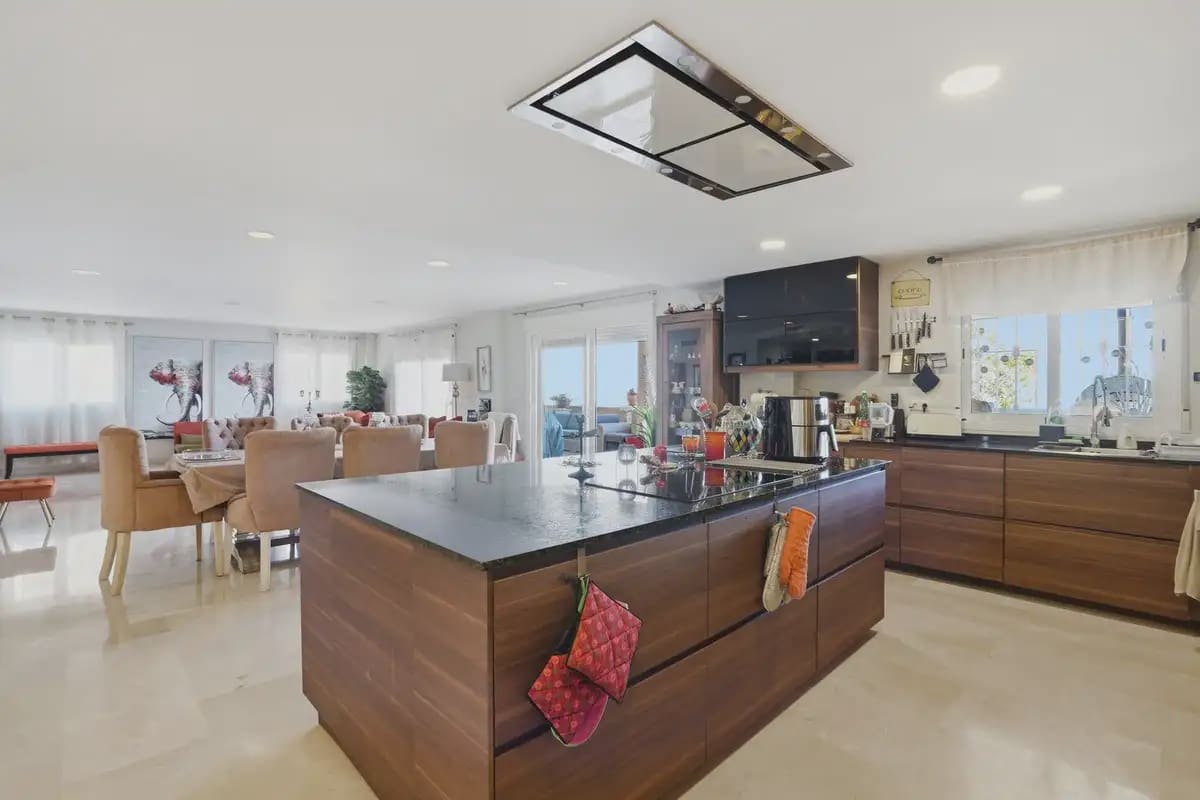 6 soveværelse Villa til salg i Benalmadena med swimmingpool garage - € 2.495.000 (Ref: 9922588)