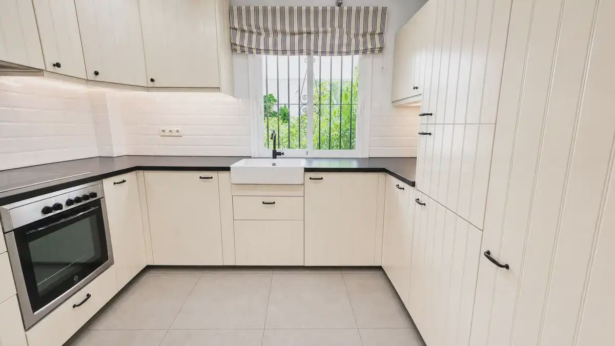 2 slaapkamer Strandappartement te koop in Marbella met zwembad garage - € 599.000 (Ref: 9922589)