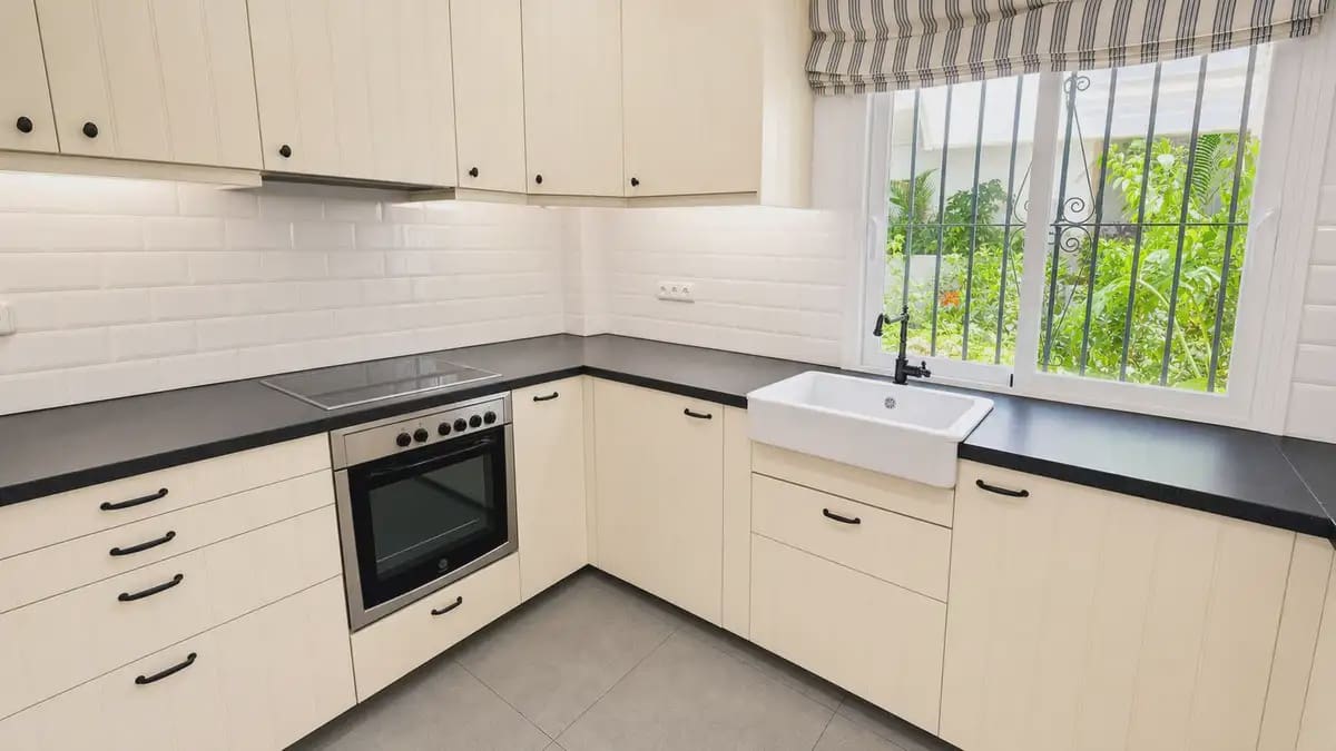 2 slaapkamer Strandappartement te koop in Marbella met zwembad garage - € 599.000 (Ref: 9922589)